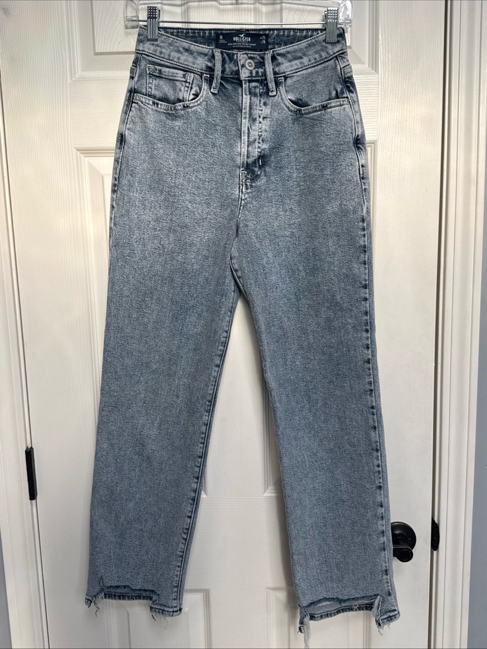 Hollister Ultra High Rise Vintage Straight Jeans Denim Buttonfly sz 1 / 25 x 28